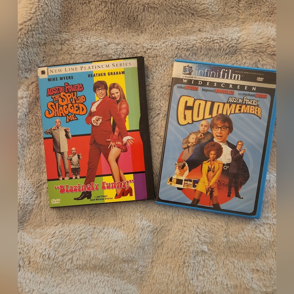 2 dvds of Austin Powers